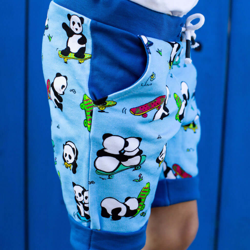 "Bamboo Grind" Skateboarding Pandas Drawstring Cuffed Shorts with Pockets