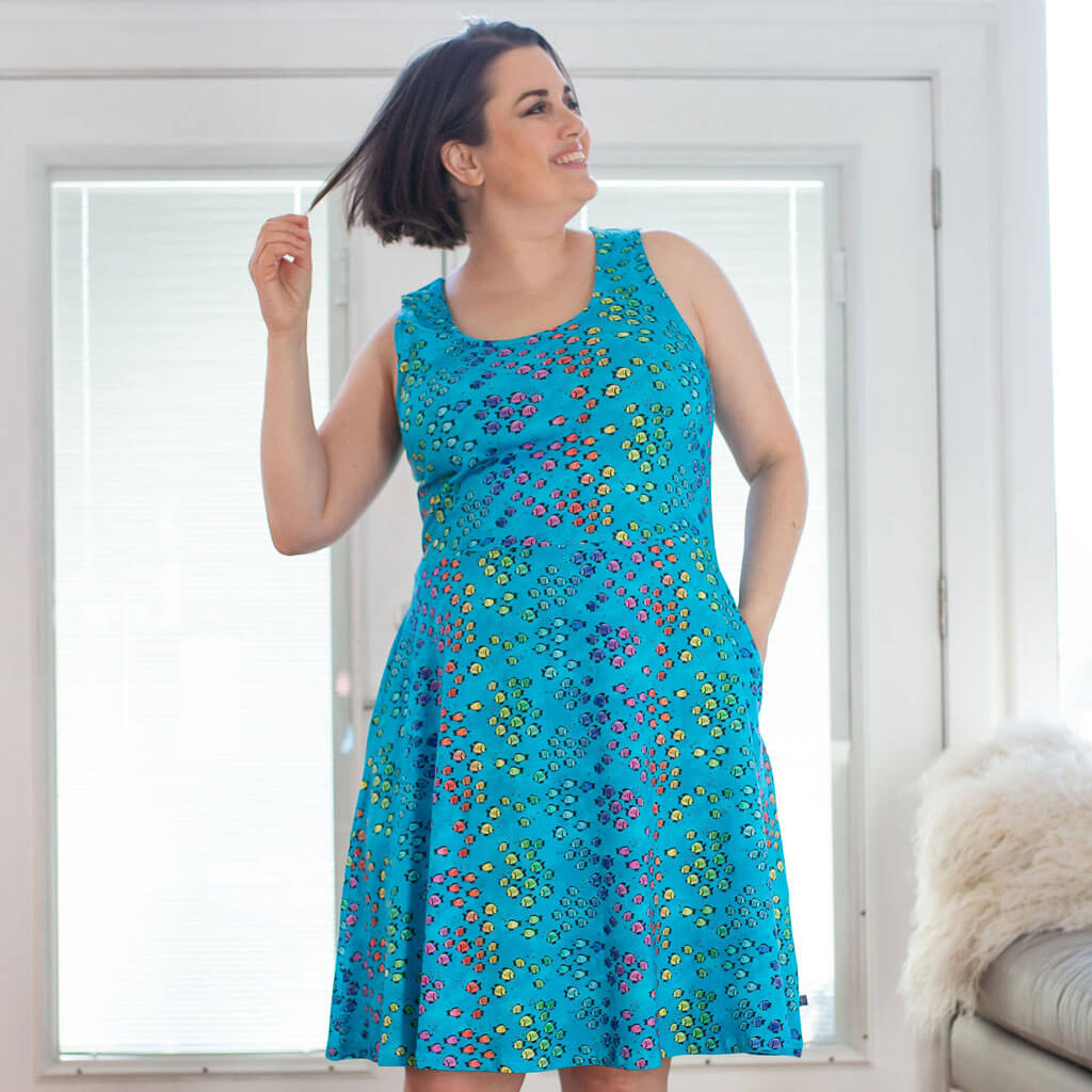 Adult Summer School Rainbows of Fish Sleeveless Dress with Pockets 32-34 Adult Summer School Rainbows of Fish Sleeveless Dress with Pockets 32-34