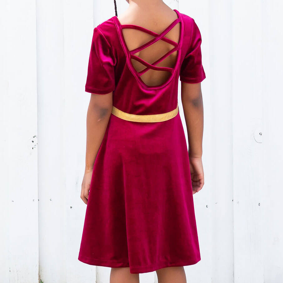 Sword and Cape Ballerina Style Short Sleeve Dress with Pockets